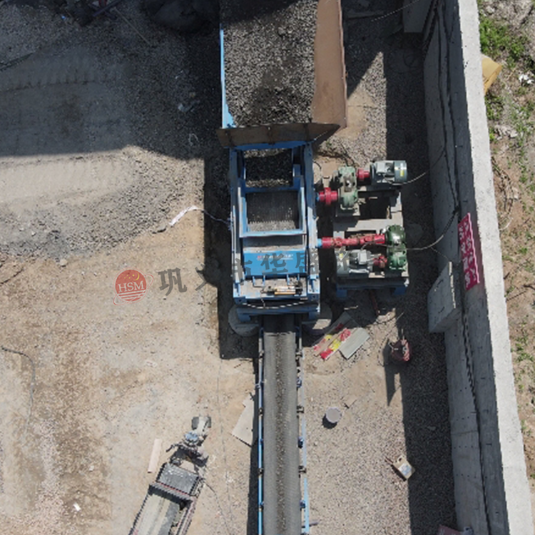 瀝青混合料破碎篩分生產(chǎn)線,瀝青再生料破碎機(jī),銑刨料柔性破碎機(jī),華盛銘雙齒輥破碎機(jī)廠家